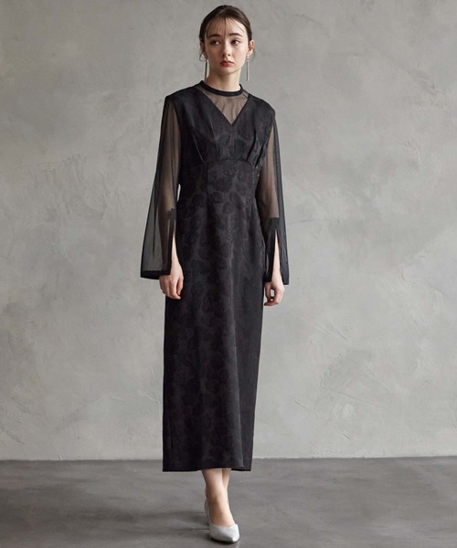 AIMER(エメ)の黒のパーティドレスです。