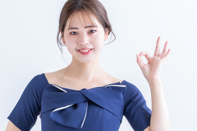 受付事務の綺麗な女性