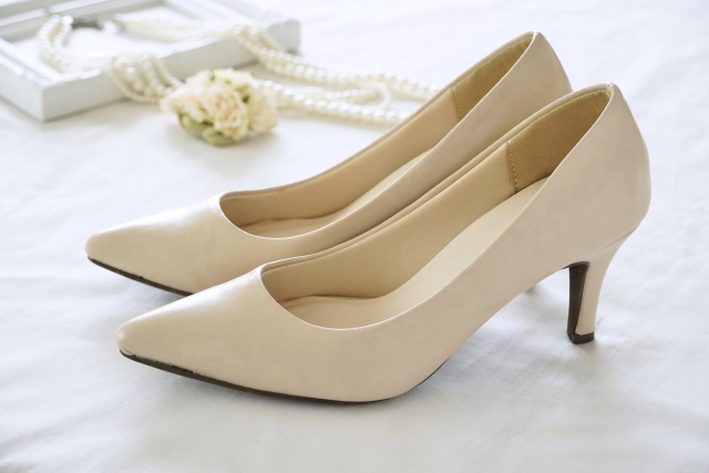 アイボリーのパンプス